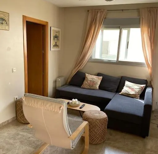 2 Bedrooms And Sofa Bed Flat By Wayra شقة تريفة