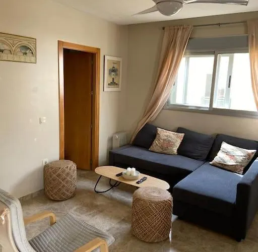2 Bedrooms And Sofa Bed Flat By Wayra شقة تريفة